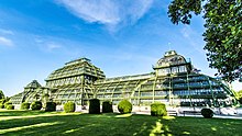 Palmenhaus Wien Seitenansicht.jpg