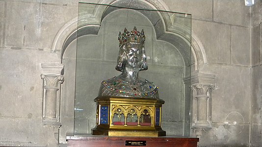 Patung relikui Louis IX dari Prancis (Notre-Dame de Paris)
