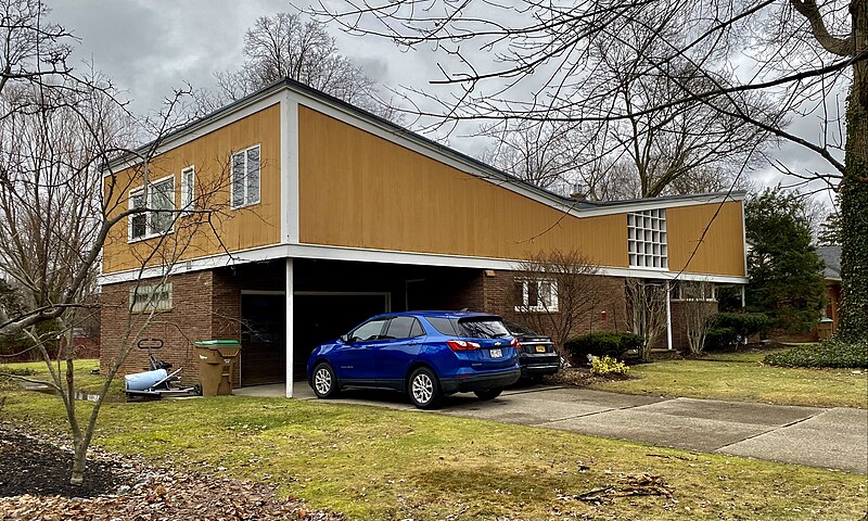 File:Paul A. Frey House, Cheektowaga, New York - 20230210.jpg