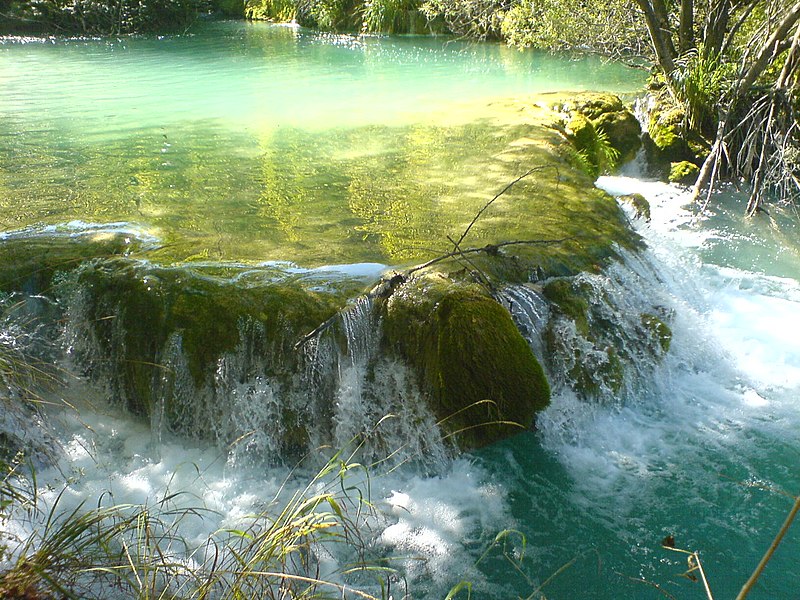 File:Plitvice Lakes 03.JPG