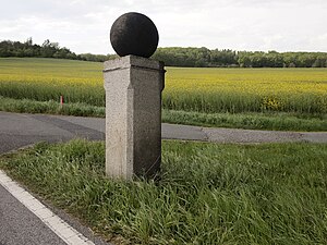 Wegestein mit Kugelbekrönung Preuschwitz