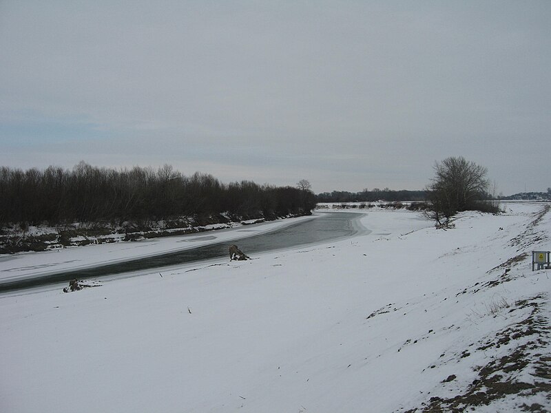 File:Prut River in Winter1.jpg