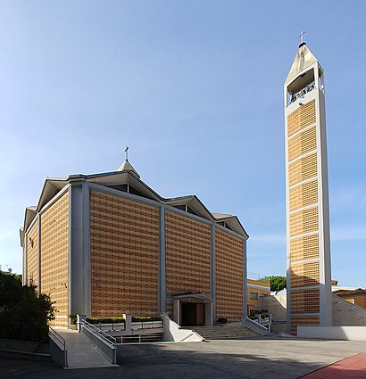Come arrivare a Chiesa Di Nostra Signora Di Lourdes A Tor Marancia con i mezzi pubblici - Informazioni sul luogo
