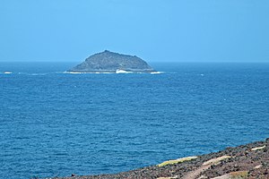 Roque del Oeste sett från La Graciosa