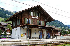 Passagiergebäude am Bahnhof Rougemont.