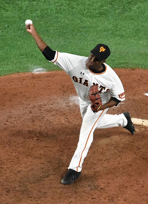 De La Rosa with the Yomiuri Giants