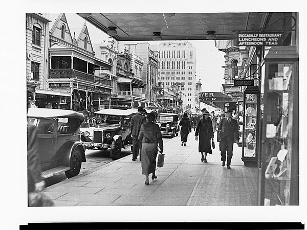 Rundle Mall (looking west towards Hindley Street) prior to becoming a pedestrian mall, circa 1925