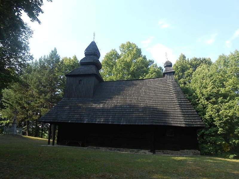 File:Ruska Bystra wooden church.jpg