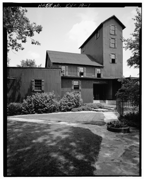 File:SOUTH VIEW OF FACADE ELEVATION OF STILL HOUSE. - Burks' Makers Mark Distillery, Loretto, Marion County, KY HAER KY,78-LOR.V,1-1.tif