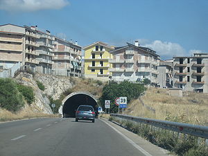 Tunel Le Croci pri obci Cagnano Varano