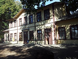 Sadurki reception building (Nałęczów) from 1876 (street side)