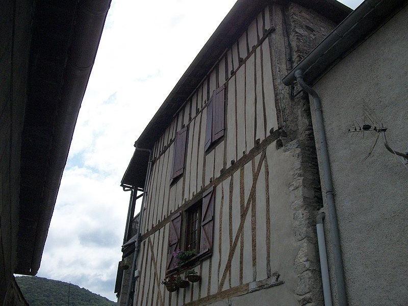File:Saint-Bertrand-de-Comminges 40.jpg