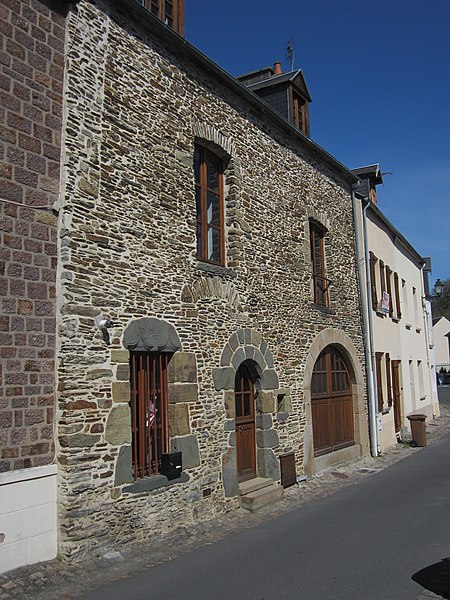 File:Saint-Lô - Rue Falourdel (maison au n°10).JPG