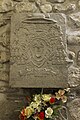 Plaque dédiée à Jean-Pierre Bior dans l'église Notre-Dame de l'Assomption de Samoëns.}}