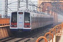 Wide-width Seoul Metro 3000 series train using GEC Traction equipment, introduced on Seoul Subway Line 4 in 1985, transferred to Seoul Subway Line 3 from 1989-93. Some units rebuilt in the early-2010s, all units retired in 2022. Seoul Metro Line 3 train (GEC) arriving at Oksu.jpg