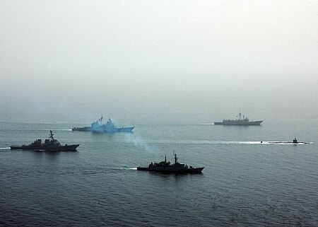 Tập_tin:Ships_during_the_exercise_Arabian_Shark_'08.jpg