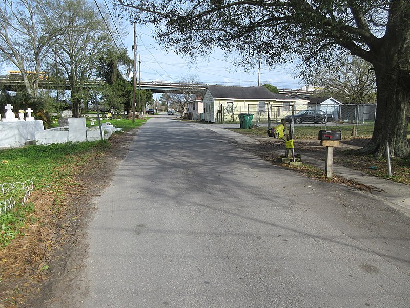 File:Shrewesbury Cemetery Old Jefferson Louisiana February 2019 69.jpg