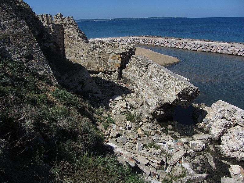 File:Sinop-ruine2.JPG