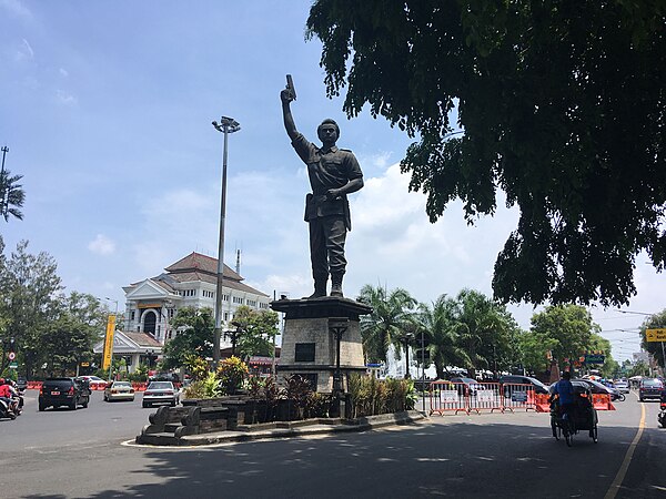 Image: Slamet Riyadi Statue in Surakarta