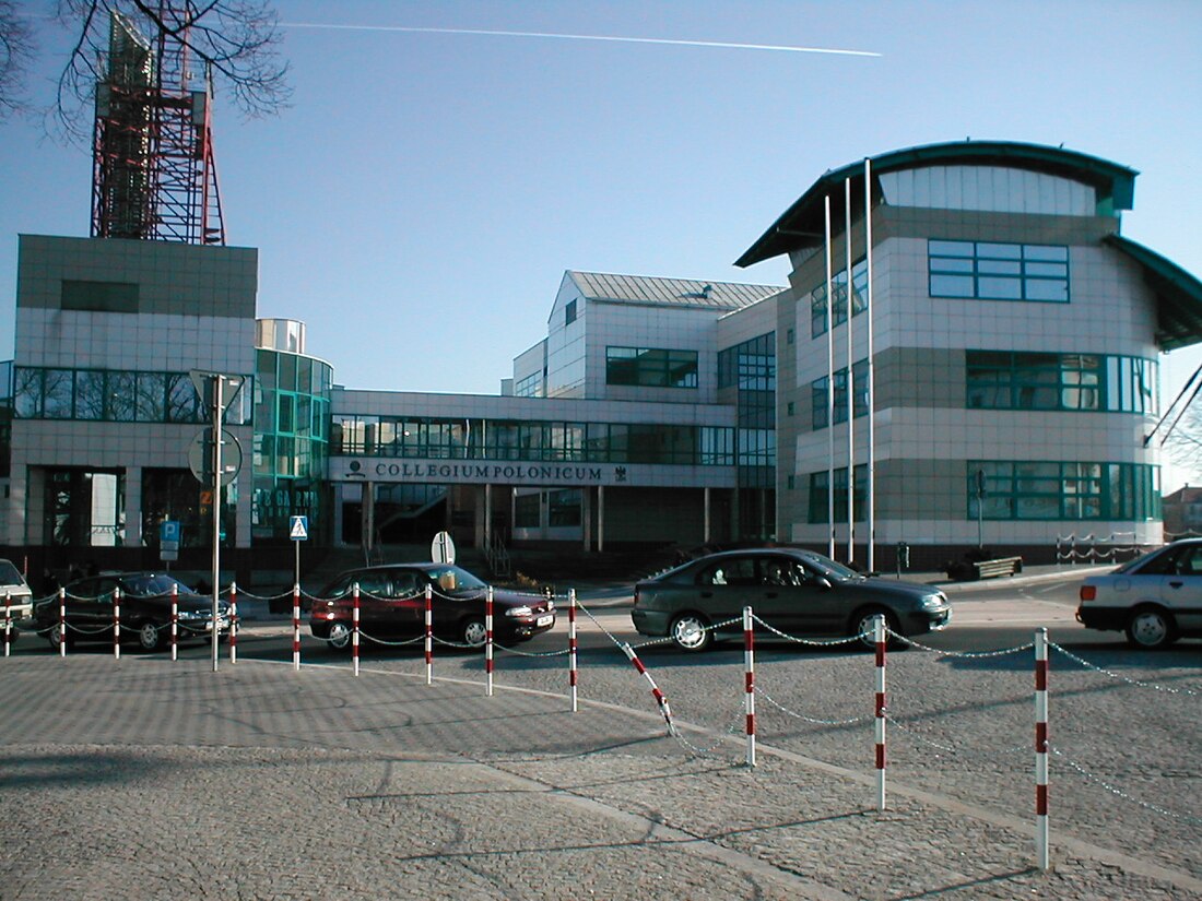 File:Slubice Collegium Polonicum.jpg