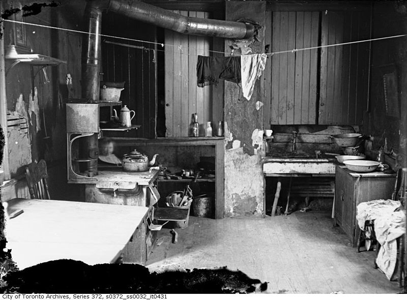 File:Slum interior on Sackville Street.jpg