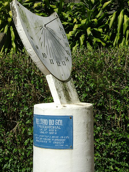 File:Southern hemisphere sundial.jpg