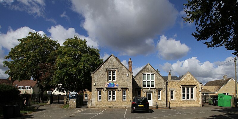 File:Standlake PrimarySchool.jpg