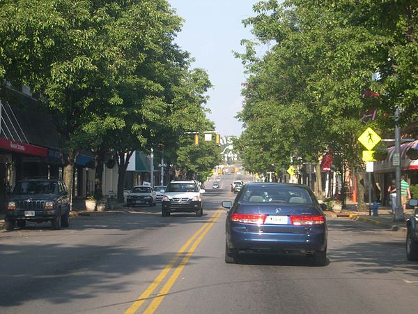 State Street separates Virginia (left) and Tennessee (right).