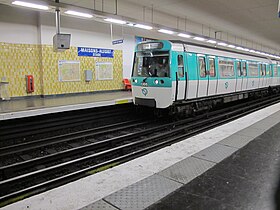 Stacio Maisons-Alfort - Stade sur Linio 8 de la Metroo de Parizo