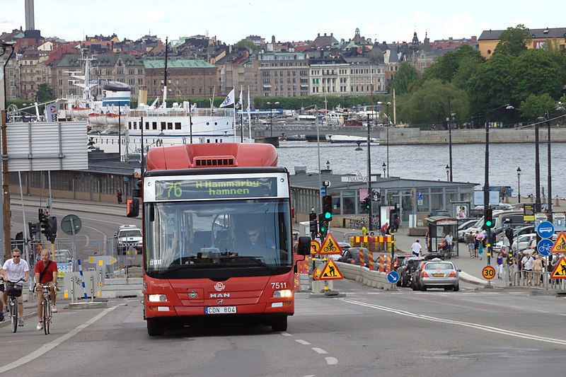 File:Stockholm, Slussen, autobus.jpg