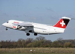 En Avro RJ100 fra datterselskapet Swiss European Air Lines