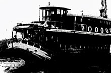 After collision with Kulgoa - 1925 Sydney ferry KURAMIA collision damage.jpg