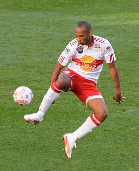 Tập tin:Thierry Henry control cropped.jpg