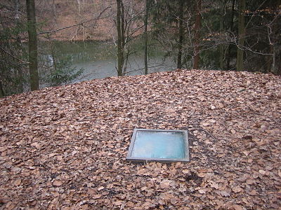 Timm Ulrichs' Grabanlage in der Kasseler Künstler-Nekropole