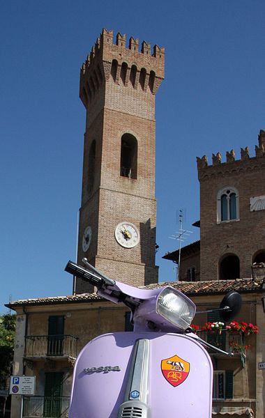 File:Torre di Ripe con Vespa - panoramio.jpg