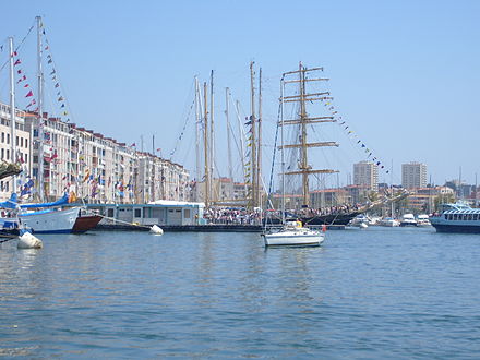 Le port de Toulon et les grands voiliers de la Tall Ships' Races.