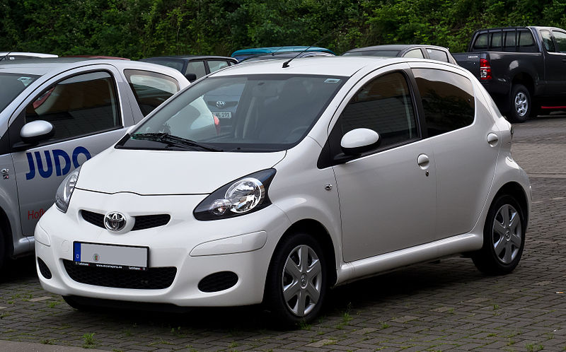 File:Toyota Aygo (Facelift) – Frontansicht, 20. Juni 2012, Wuppertal.jpg - Wikimedia  Commons