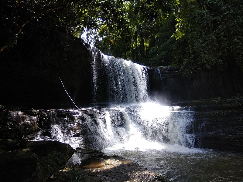 File:Tuirihiau falls, Mizoram 2.jpg