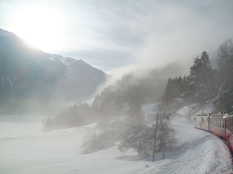 File:UNESCO, SWITZERLAND-RHAETIAN RAILWAY - panoramio (1).jpg