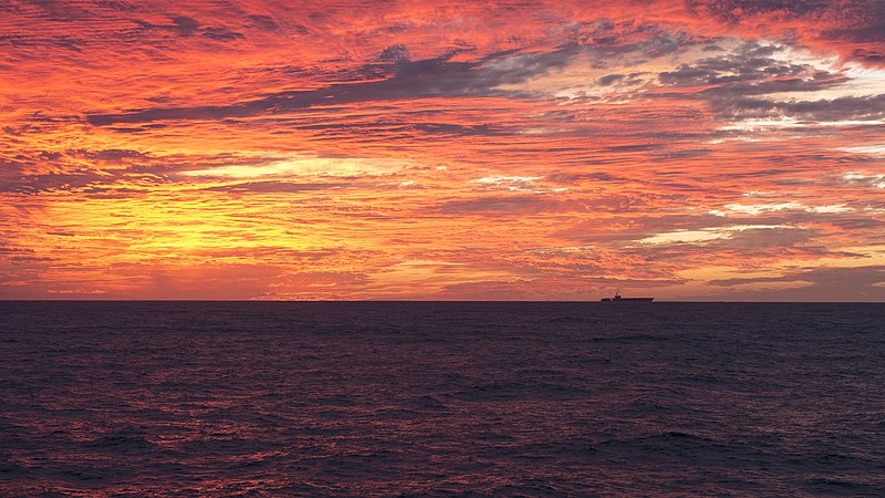 File:USS Ronald Reagan (CVN-76) sails into the sunset in November 2015.JPG
