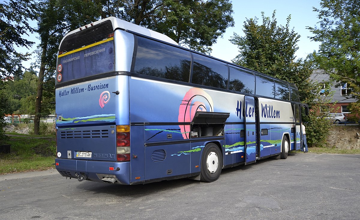 Б у автобус неоплан. Neoplan 46 автобус. Автобус Neoplan синий. Автобус Неоплан 519. Неоплан автобус 1998 года.