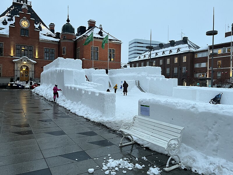 File:Umea snow castle Feb22 2024.jpg