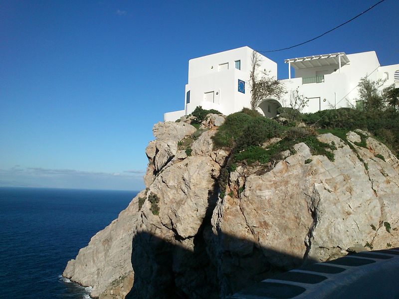 File:View of Folegandros chora.JPG