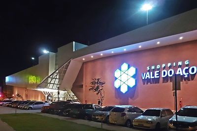 Vista parcial do Shopping Vale do Aço, Ipatinga MG.JPG