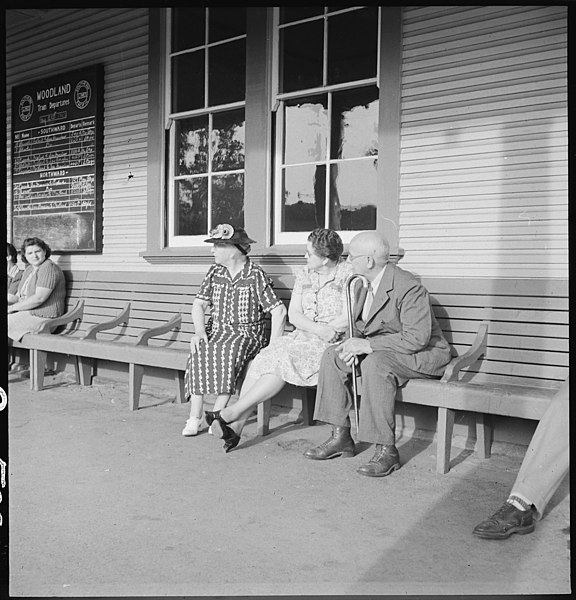 File:Woodland, California. The departure of persons of Japanese ancestry by special train for Merced . . . - NARA - 537813.jpg