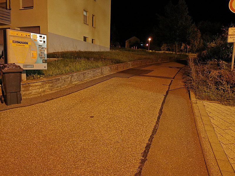 File:Zigarettenautomat Am Heimbergsflur Tauberbischofsheim.jpg