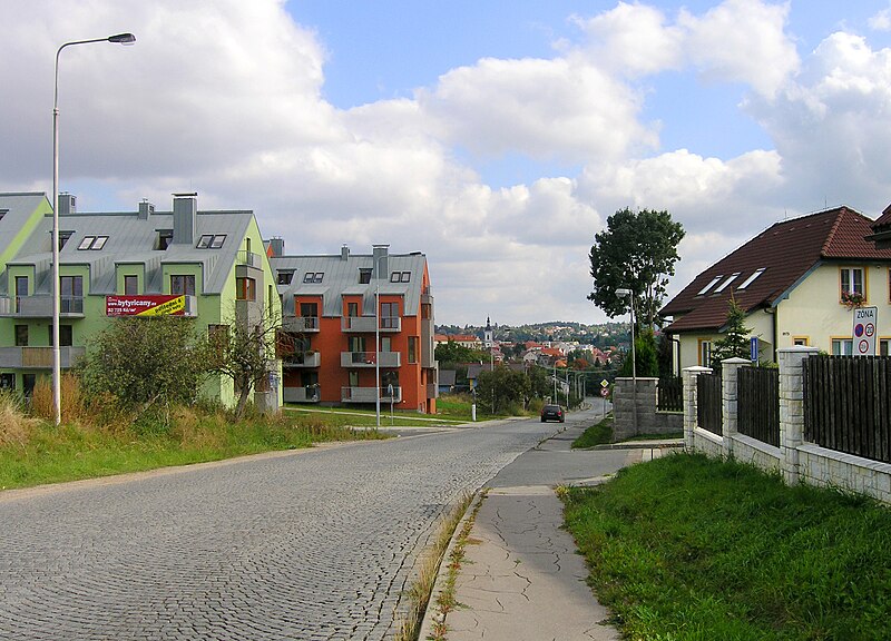 File:Říčany, Rooseveltova str.jpg