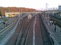 Binari per Sputnik (a sinistra) e per treni merci e tecnici