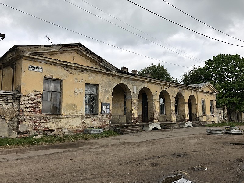 File:Почтовая станция постройки 19 века в Кипени.jpg