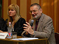 English: Round table discussion ("Ten years of Wikipedia" conference, 2011, Buda Castle, National Széchényi Library) Magyar: Kerekasztal-beszélgetés („Tíz éves a Wikipédia” konferencia, 2011, Budavári Palota, Országos Széchényi Könyvtár)